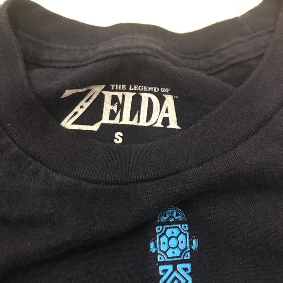 SOLD 4/$25 Zelda T Shirt - Picture 2 of 3